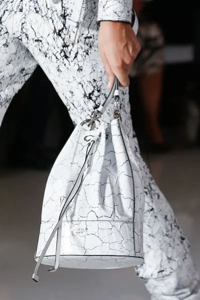 Look 39